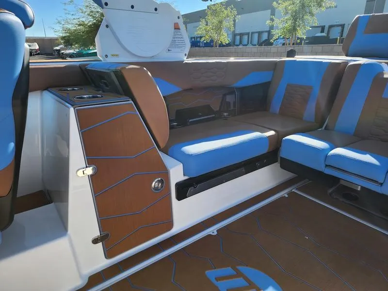Slide: The Image of Malibu 24 MXZ 2026 - 43