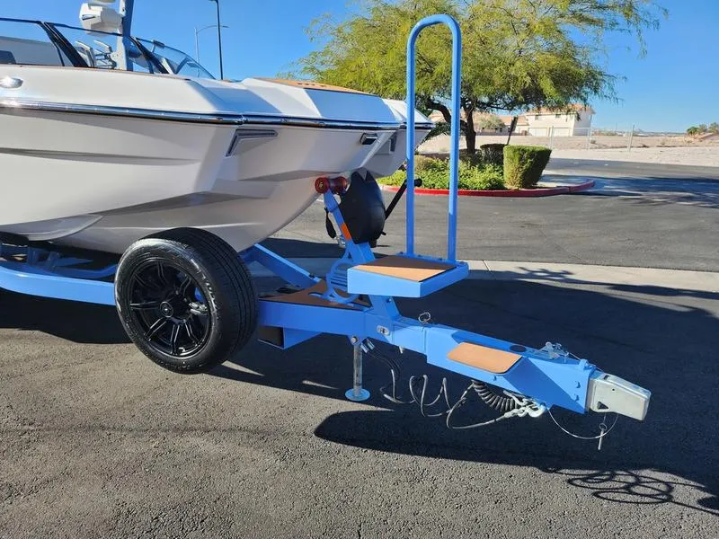 Slide: The Image of Malibu 24 MXZ 2026 - 2