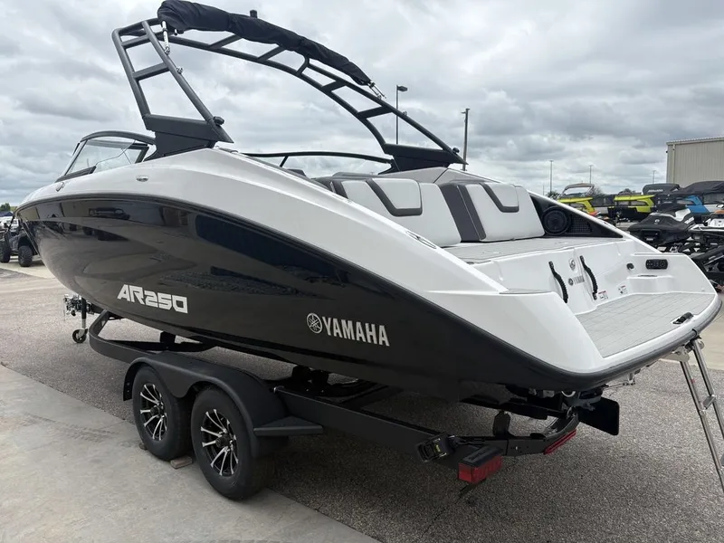 Slide: The Image of Yamaha AR250 2026 - 2