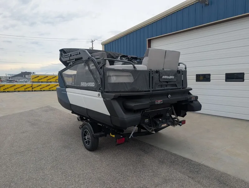 Slide: The Image of Sea-Doo Switch® Sport Compact - 170 hp 2024 - 7