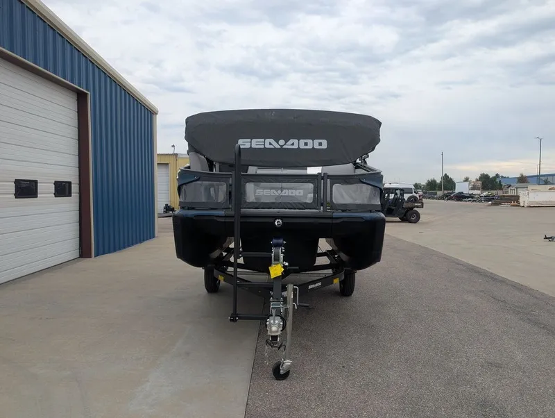 The Image of Sea-Doo Switch® Sport Compact - 170 hp 2024 - 0