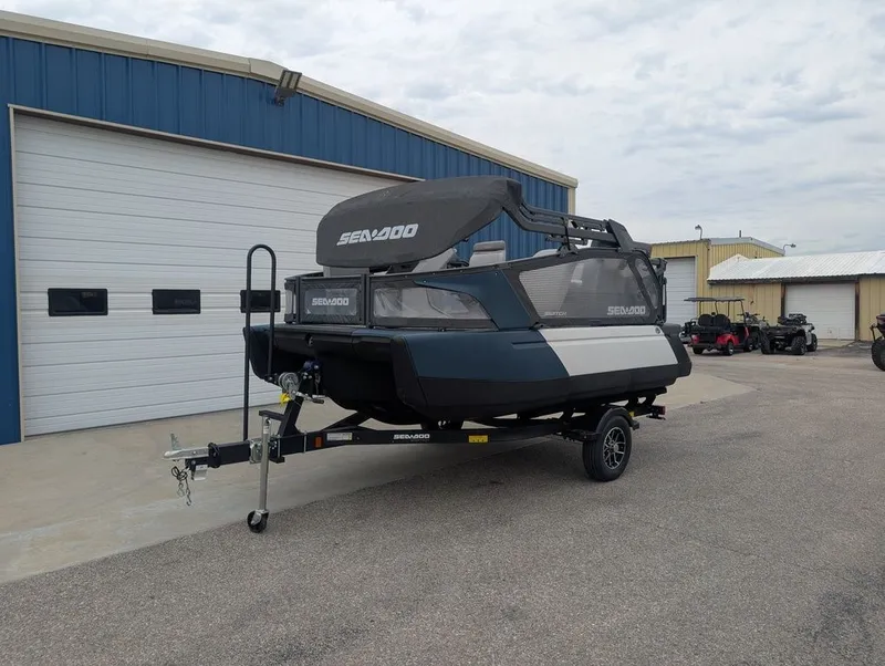 Slide: The Image of Sea-Doo Switch® Sport Compact - 170 hp 2024 - 4