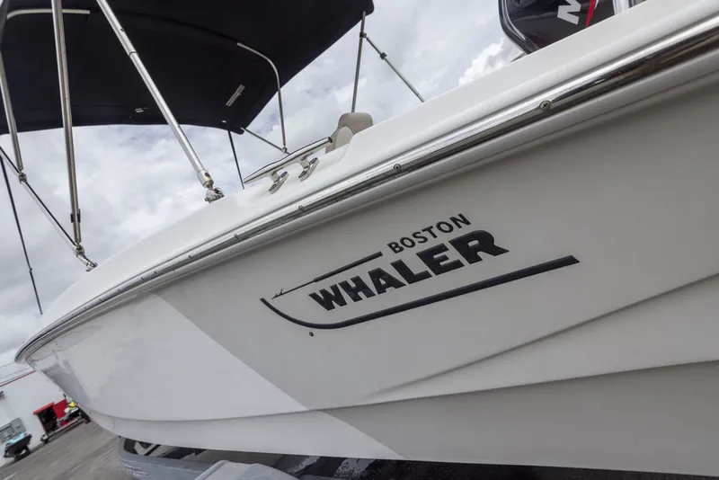 Slide: The Image of Boston Whaler 160 SUPER SPORT 2021 - 16