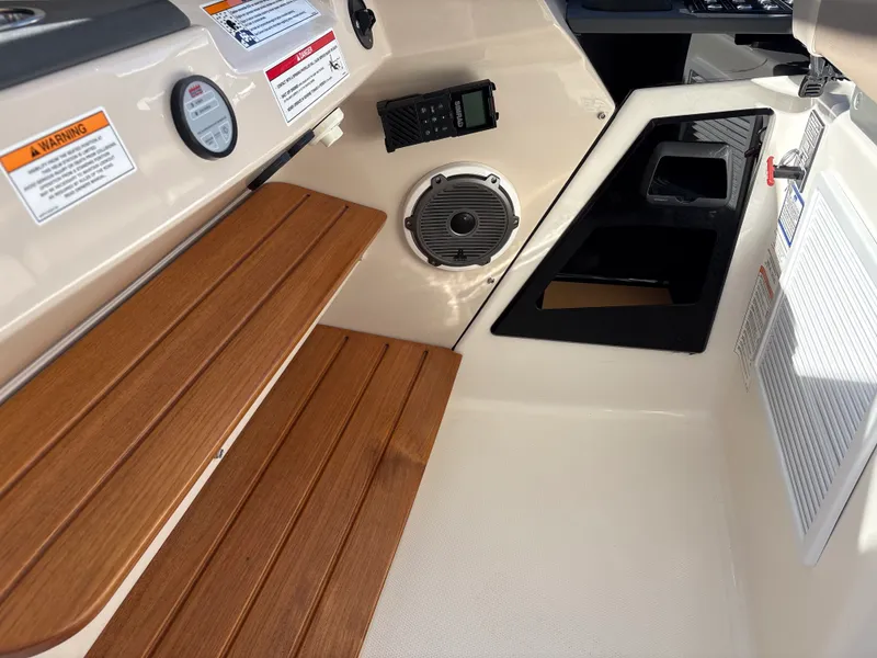 Slide: The Image of Boston Whaler 365 Conquest 2025 - 41