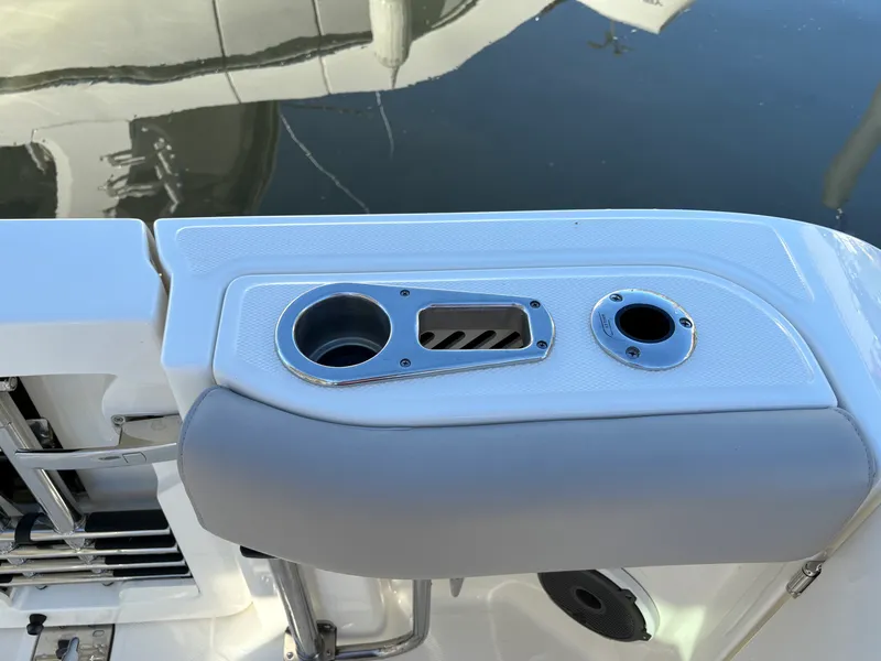 Slide: The Image of Boston Whaler 365 Conquest 2025 - 44