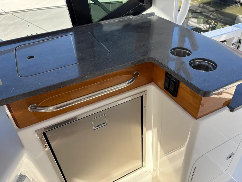 Slide: The Image of Boston Whaler 365 Conquest 2025 - 48