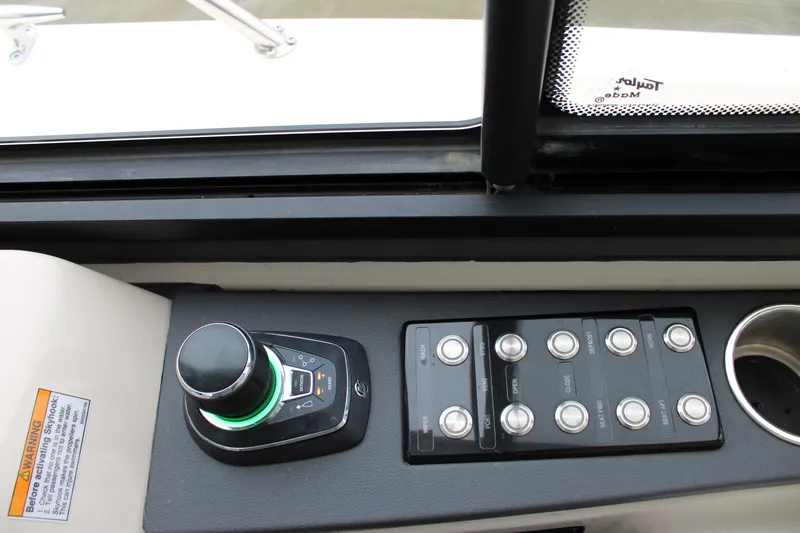 Slide: The Image of Boston Whaler 365 Conquest 2025 - 64