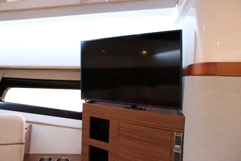 Slide: The Image of Boston Whaler 365 Conquest 2025 - 78
