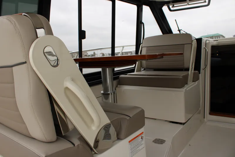 Slide: The Image of Boston Whaler 365 Conquest 2025 - 86