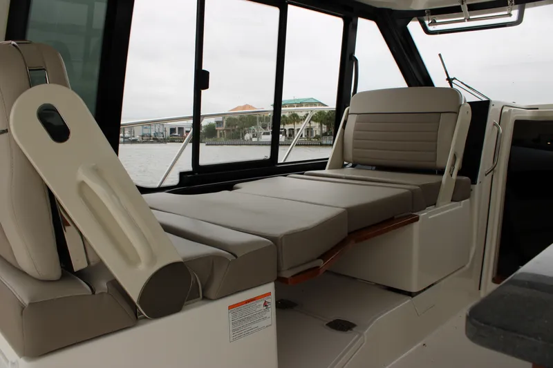Slide: The Image of Boston Whaler 365 Conquest 2025 - 87