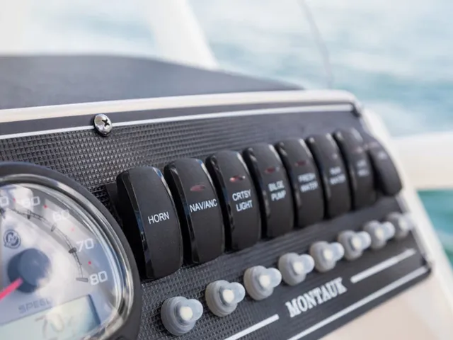 Slide: The Image of Boston Whaler 210 Montauk 2026 - 12