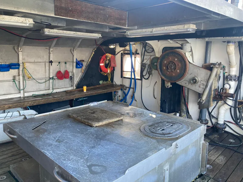 Slide: The Image of Custom Longline/Tender/Crabber 1979 - 10