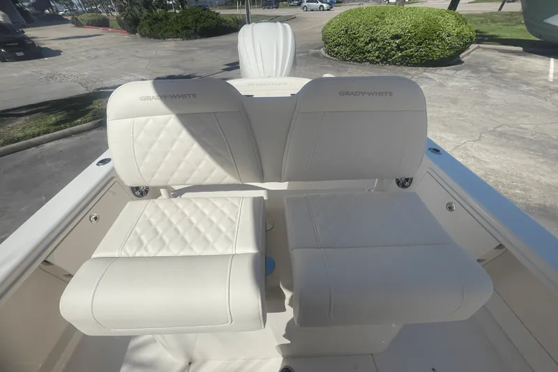 Slide: The Image of Grady-White 251 CE 2025 - 10