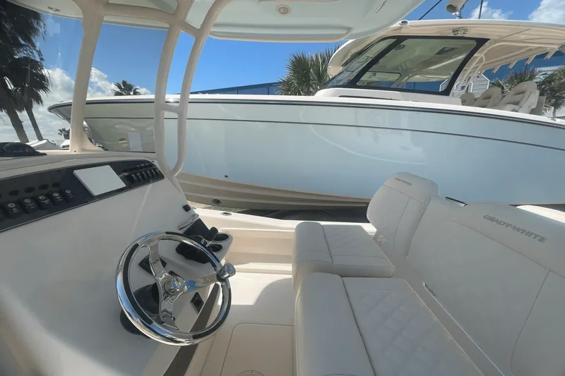 Slide: The Image of Grady-White 251 CE 2025 - 20