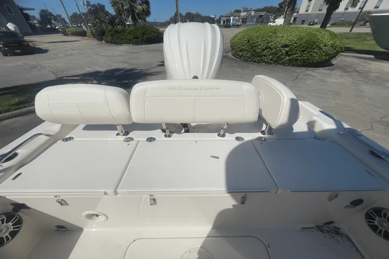 Slide: The Image of Grady-White 251 CE 2025 - 9