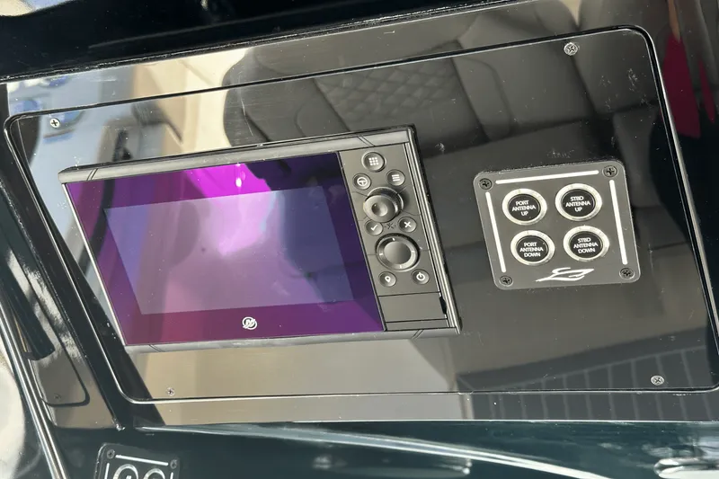 Slide: The Image of Scout 425 LXF 2025 - 15