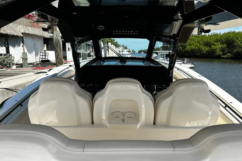 Slide: The Image of Scout 425 LXF 2025 - 18