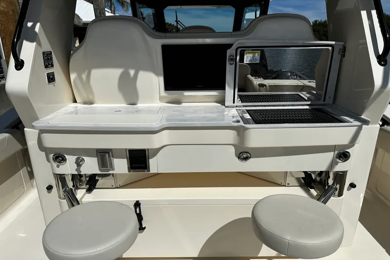 Slide: The Image of Scout 425 LXF 2025 - 21