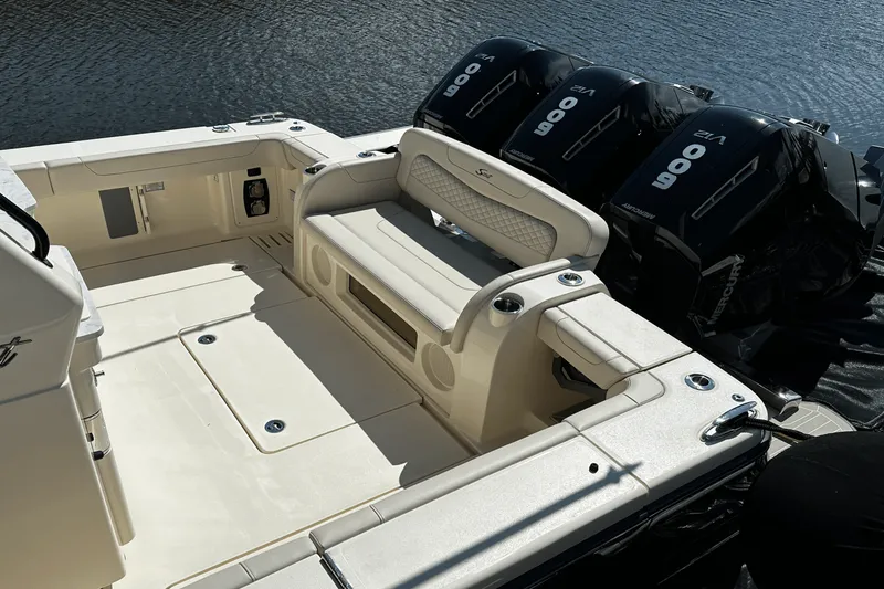 Slide: The Image of Scout 425 LXF 2025 - 22