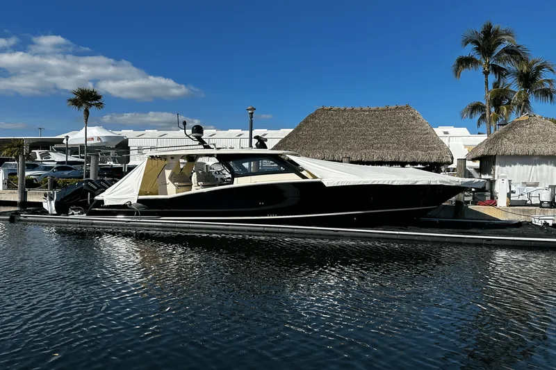 Slide: The Image of Scout 425 LXF 2025 - 26