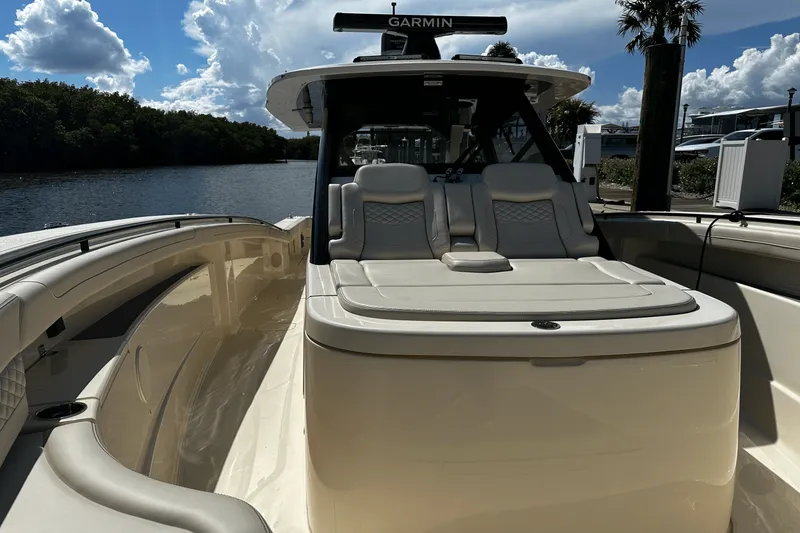 Slide: The Image of Scout 425 LXF 2025 - 6