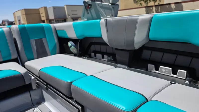 Slide: The Image of Malibu 23 MXZ 2022 - 11