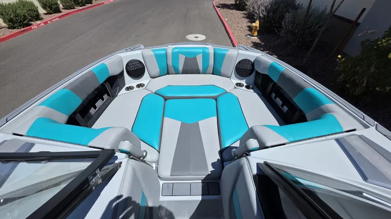 Slide: The Image of Malibu 23 MXZ 2022 - 9