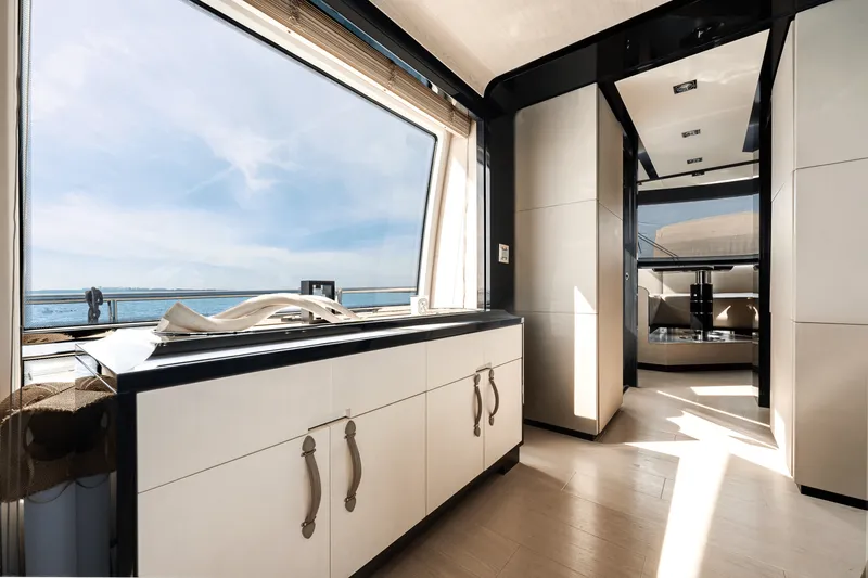 Slide: The Image of Azimut 80 FLYBRIDGE 2017 - 18