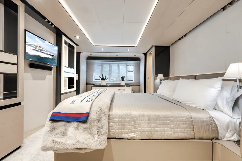 Slide: The Image of Azimut 80 FLYBRIDGE 2017 - 30