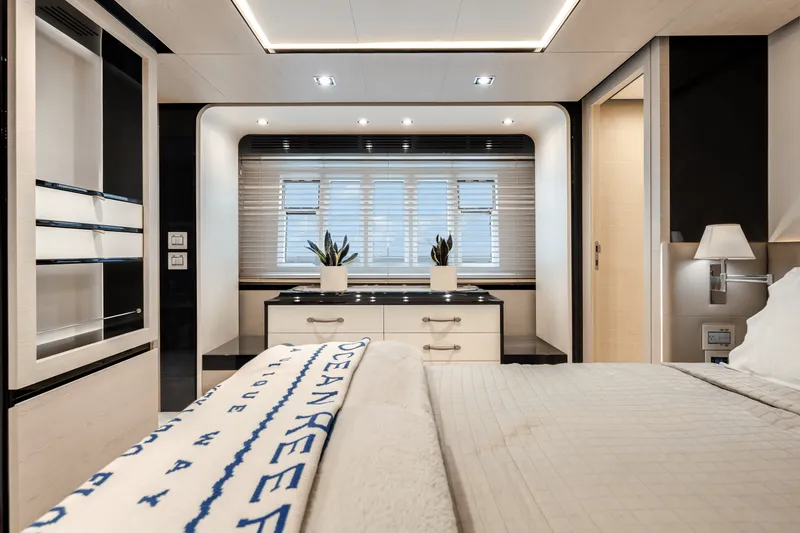 Slide: The Image of Azimut 80 FLYBRIDGE 2017 - 34