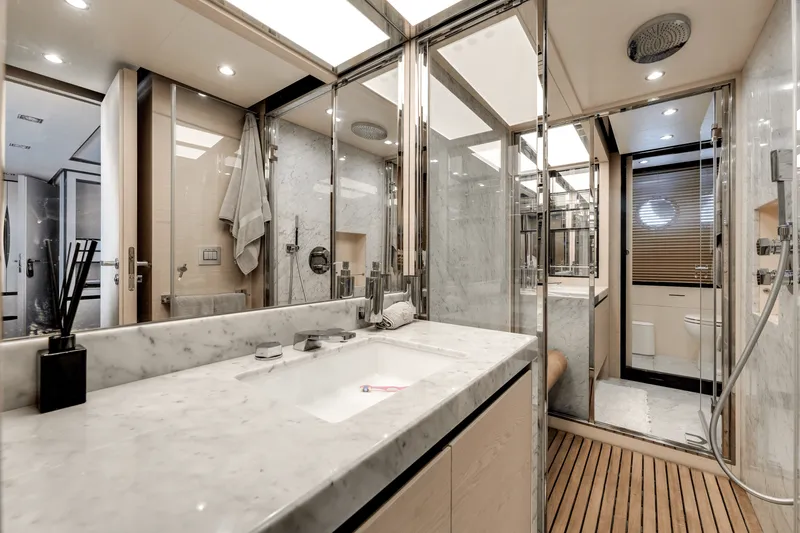 Slide: The Image of Azimut 80 FLYBRIDGE 2017 - 35