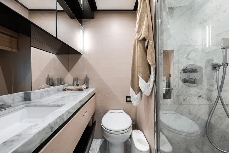 Slide: The Image of Azimut 80 FLYBRIDGE 2017 - 44