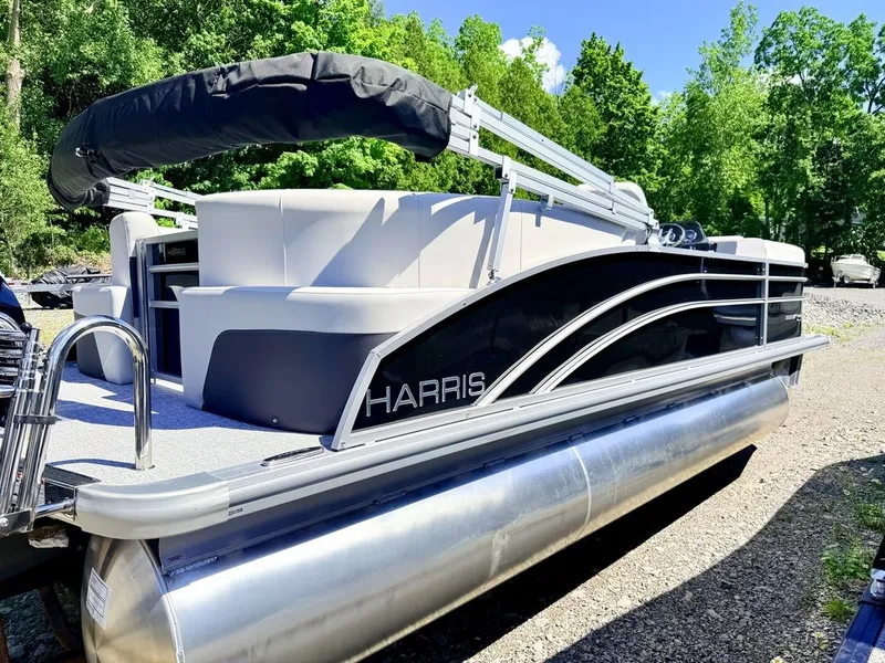 Slide: The Image of Harris Cruiser 210 CWDH 2026 - 4