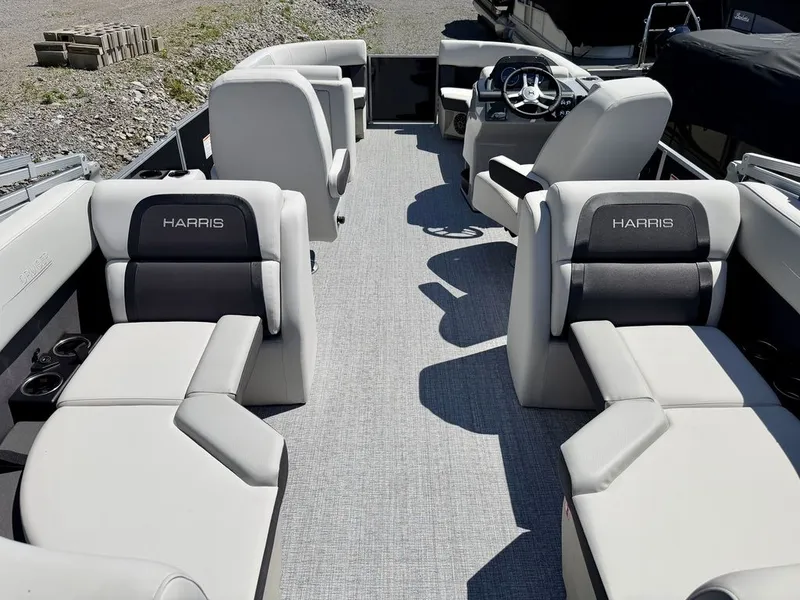 Slide: The Image of Harris Cruiser 210 CWDH 2026 - 14