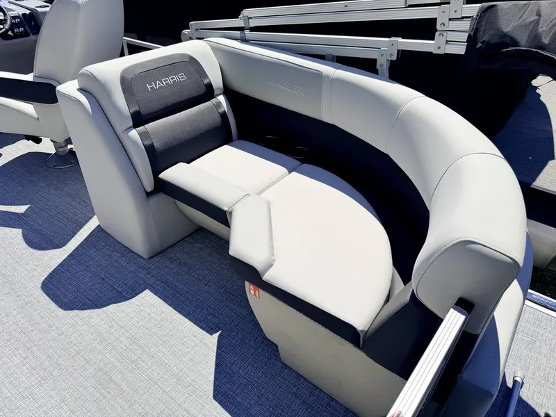 Slide: The Image of Harris Cruiser 210 CWDH 2026 - 12