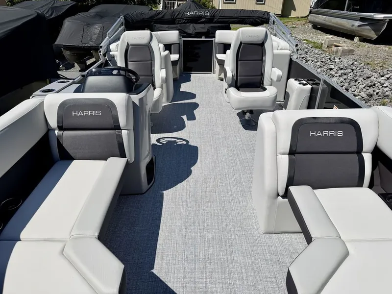 Slide: The Image of Harris Cruiser 210 CWDH 2026 - 40