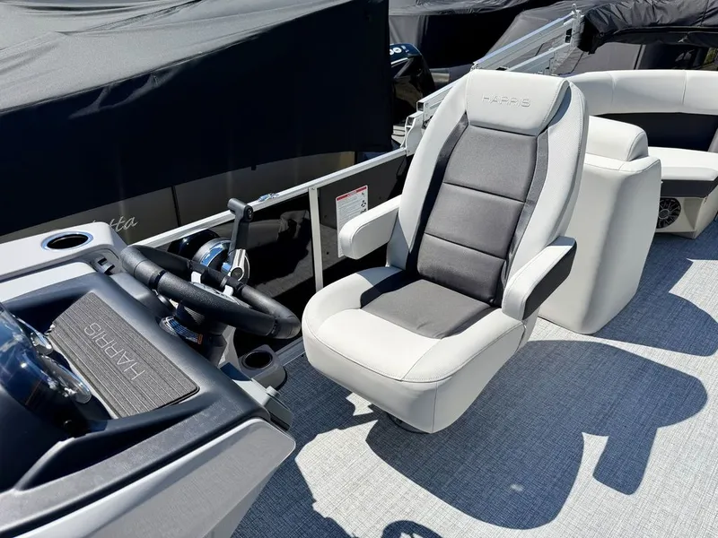 Slide: The Image of Harris Cruiser 210 CWDH 2026 - 30