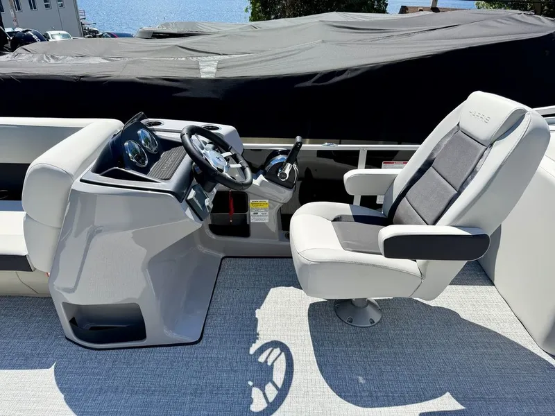 Slide: The Image of Harris Cruiser 210 CWDH 2026 - 29