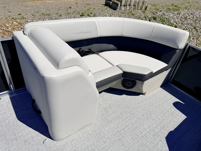 Slide: The Image of Harris Cruiser 210 CWDH 2026 - 8