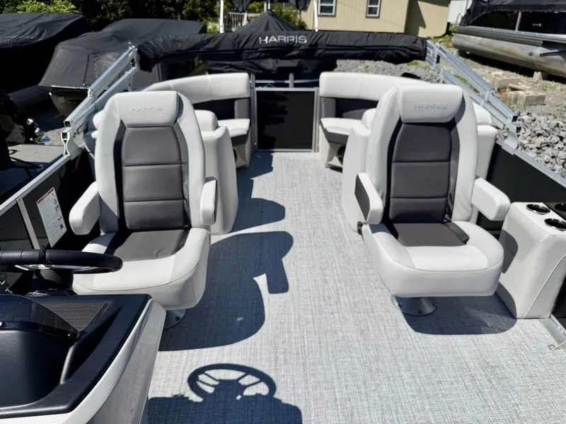 Slide: The Image of Harris Cruiser 210 CWDH 2026 - 31
