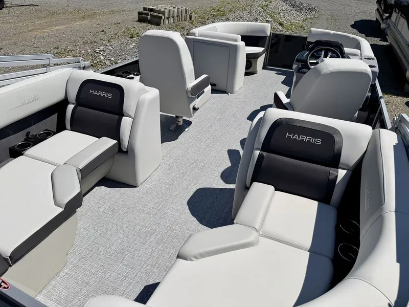 Slide: The Image of Harris Cruiser 210 CWDH 2026 - 15