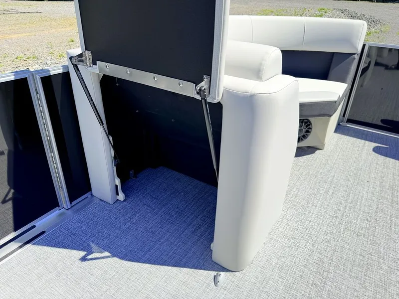 Slide: The Image of Harris Cruiser 210 CWDH 2026 - 10