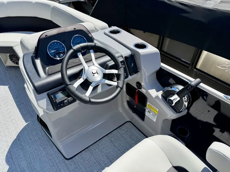 Slide: The Image of Harris Cruiser 210 CWDH 2026 - 27