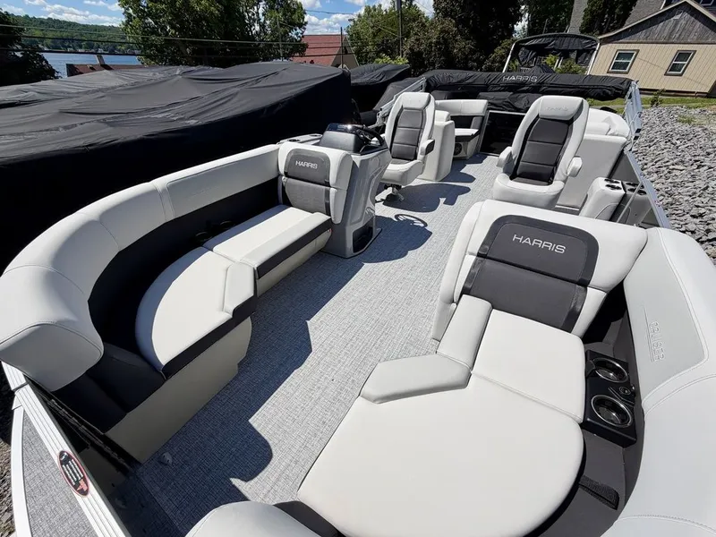 Slide: The Image of Harris Cruiser 210 CWDH 2026 - 37