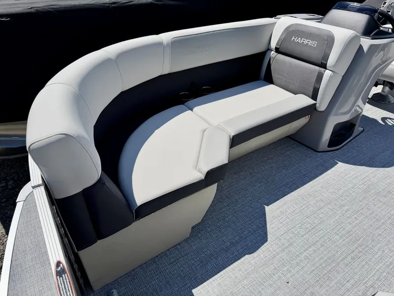 Slide: The Image of Harris Cruiser 210 CWDH 2026 - 38
