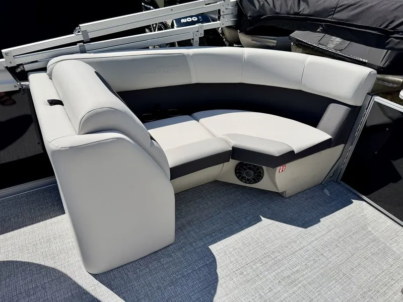 Slide: The Image of Harris Cruiser 210 CWDH 2026 - 17