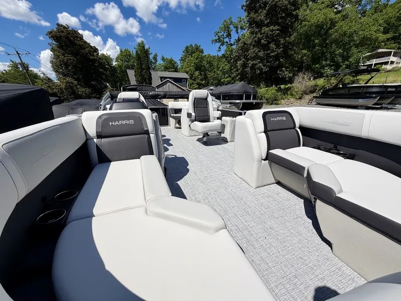 Slide: The Image of Harris Cruiser 210 CWDH 2026 - 35