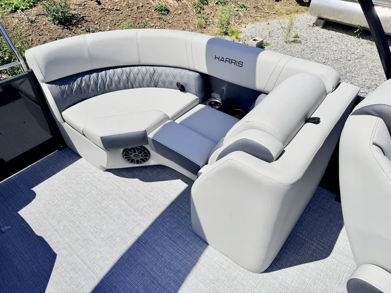 Slide: The Image of Harris Cruiser 210 CWDH 2026 - 24