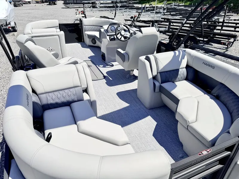Slide: The Image of Harris Cruiser 210 CWDH 2026 - 20