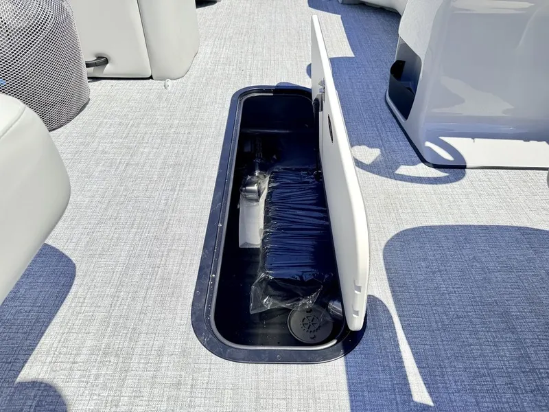 Slide: The Image of Harris Cruiser 210 CWDH 2026 - 26